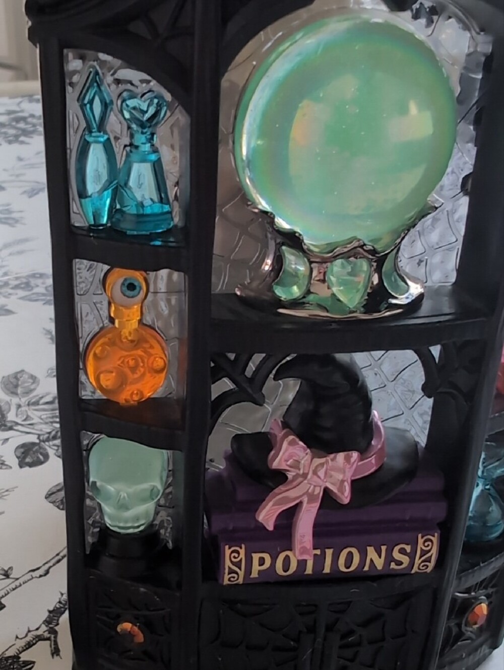 Bath & Body Works Black Witchy Cabinet Wallflower - Picture 5 of 7
